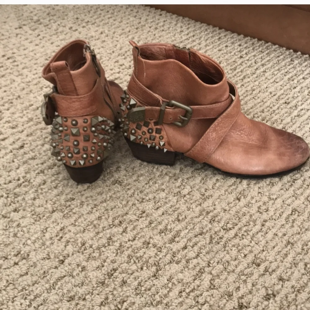 Vince Camuto Spike Studded Slouchy Booties 6.5 Ankle Boot Western Punk